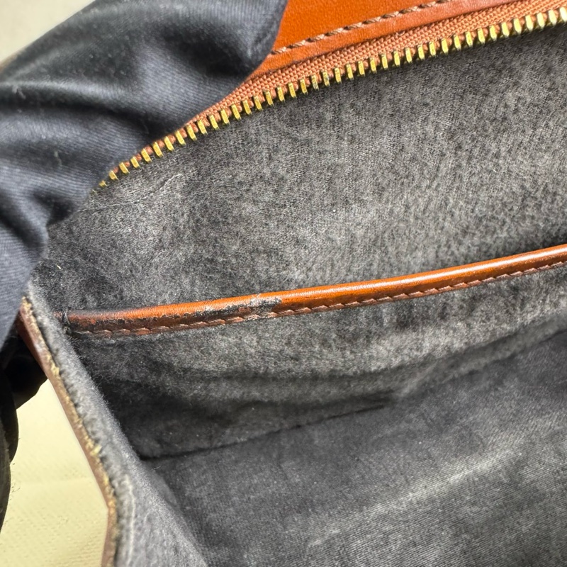 Louis Vuitton Epi棕色手拿包-15