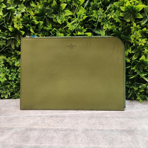 Louis Vuitton Clutch