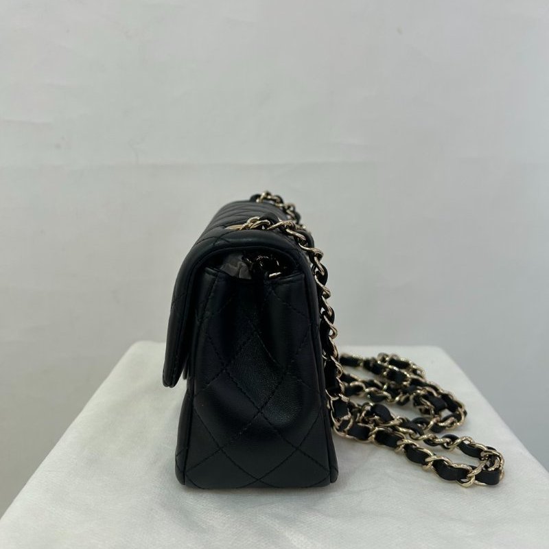 CHANEL黑羊皮金鍊CF20-3