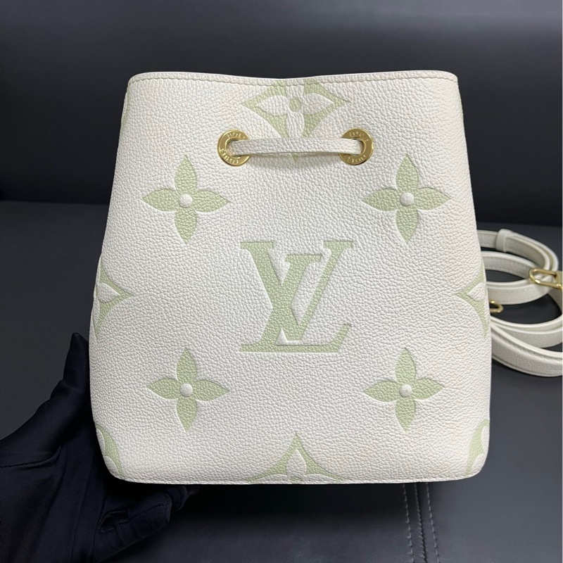 LV neo bb-7
