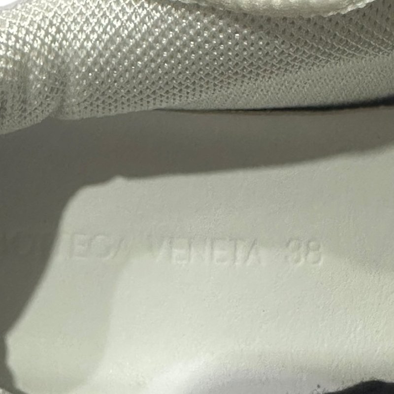 【美收精品】BV 白色球鞋 4-326-7