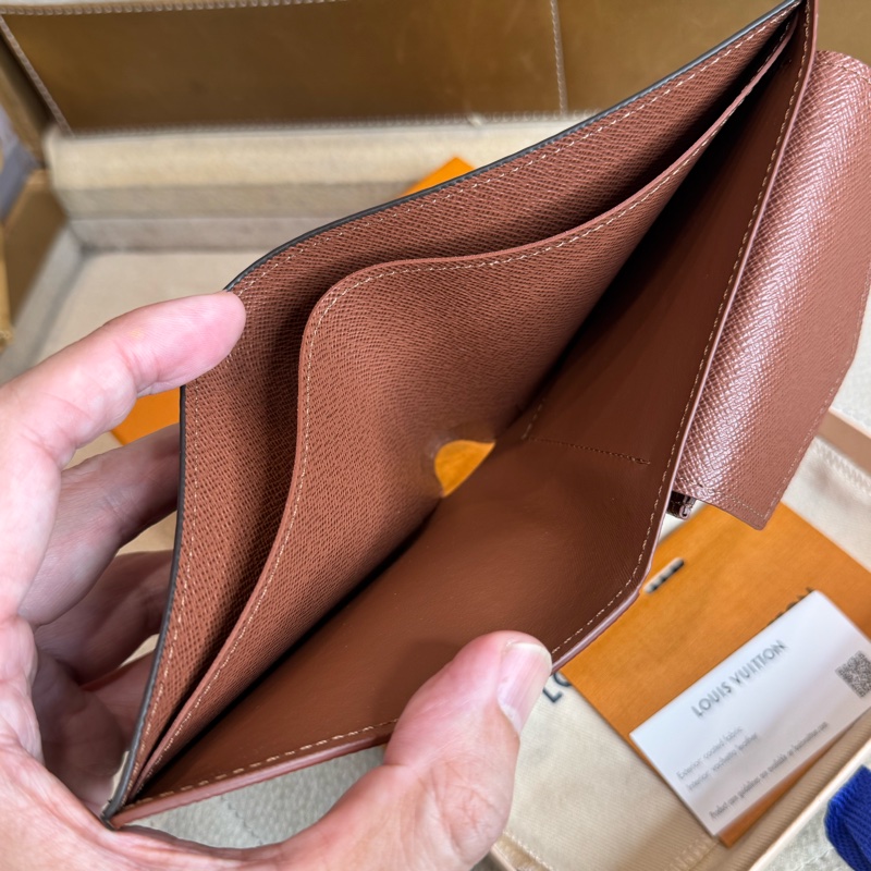 Louis Vuitton 原花男士對開短夾🤎超新閒置品-14