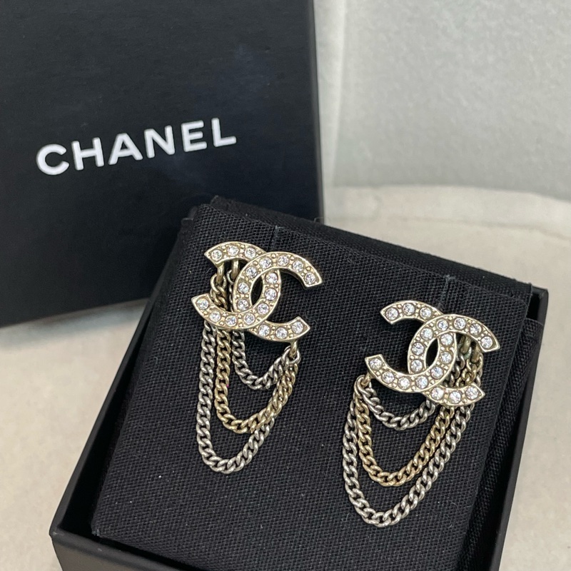 特價優惠! 只做到 9/11! Chanel 21b 雙C水鑽香檳金x銀色鏈條耳環 XB803-1