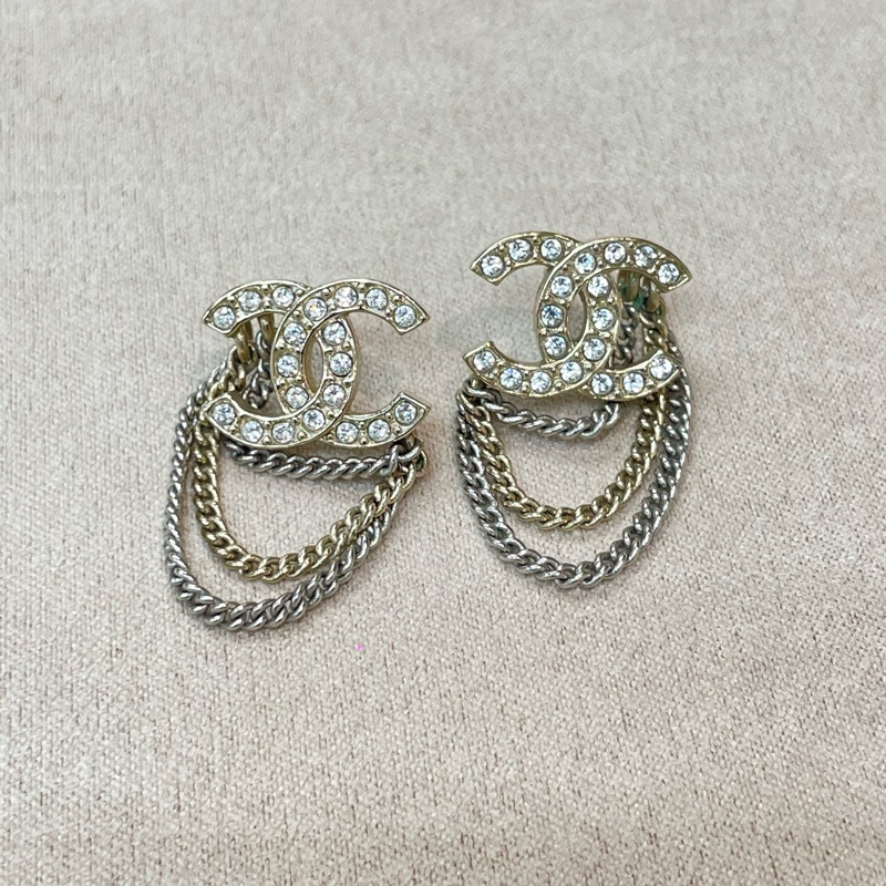 特價優惠! 只做到 9/11! Chanel 21b 雙C水鑽香檳金x銀色鏈條耳環 XB803-11