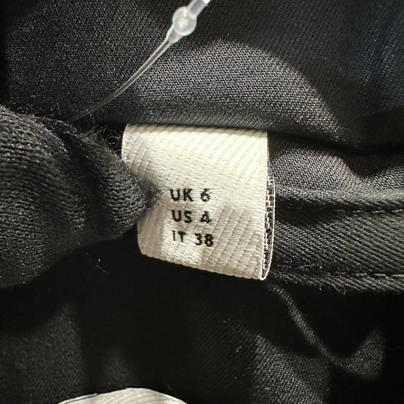 【美收精品】BURBERRY 黑色大衣 B-939【隔月月中將轉賣至日本 上架期限30天】-4