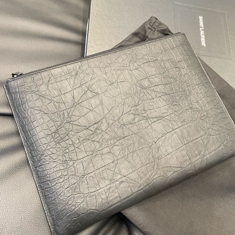 💎Han's house精品服飾💎SAINT LAURENT 手拿包 羊皮 鱷魚壓紋 YSL 453249 25x35x1-6