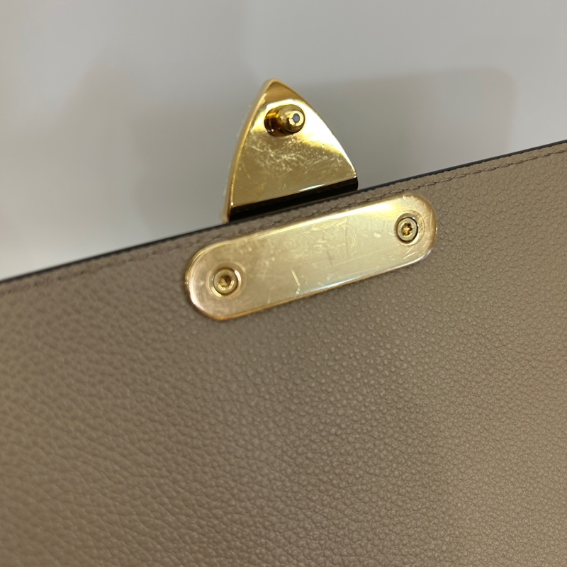 Lv 灰牛皮Marceau肩斜背包M46199-8