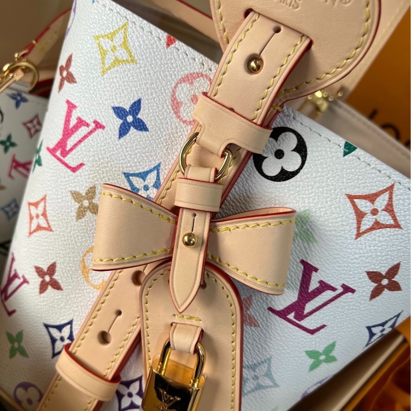 LV x村上隆 限定白三彩All in bb菜籃子水桶包-2