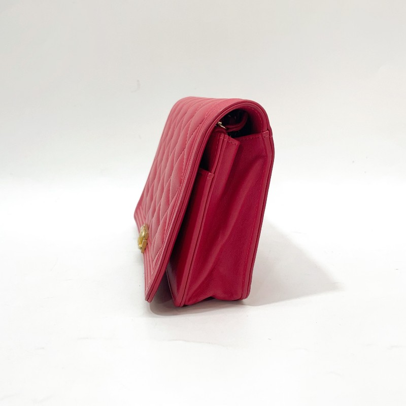 Chanel 紅羊皮霧金釦下蓋6卡 Boy WOC-13