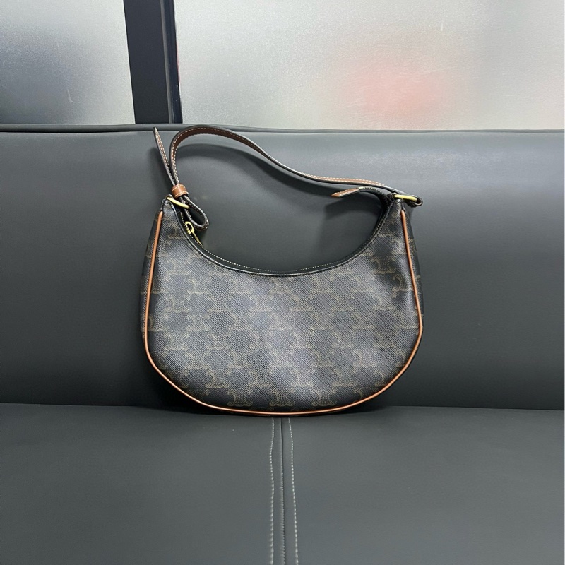 Celine Ava  腕豆包-6