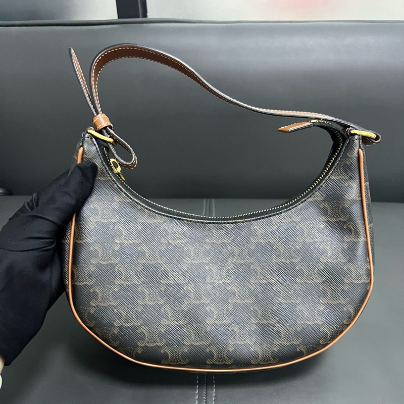 Celine Ava  腕豆包-7