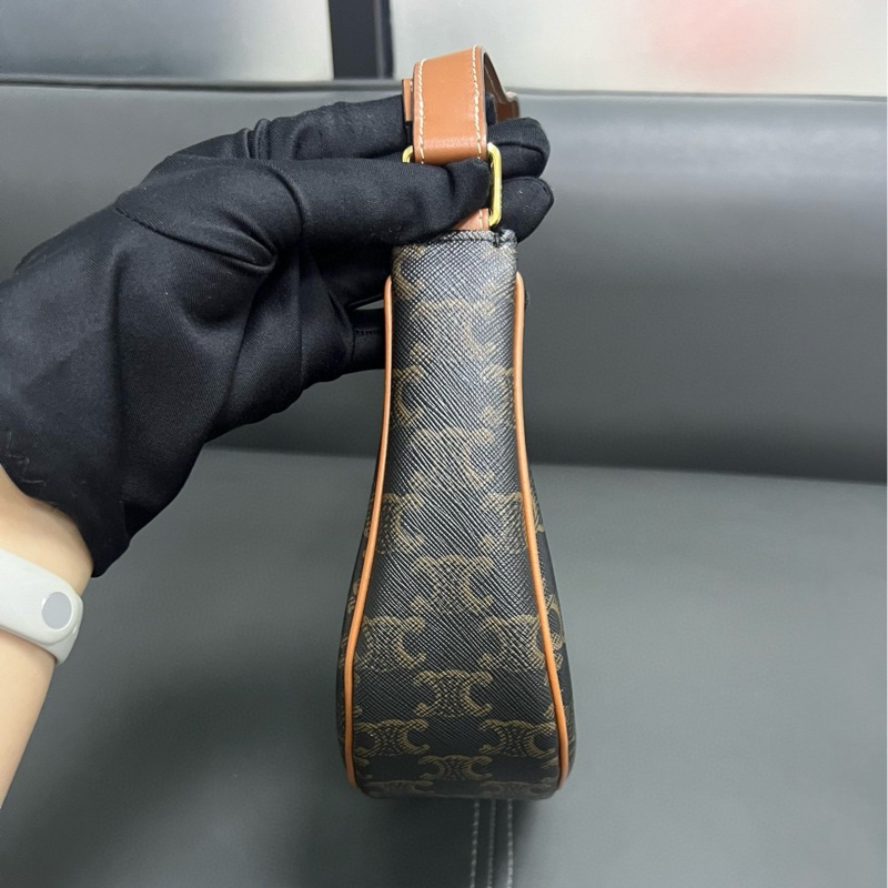 Celine Ava  腕豆包-9