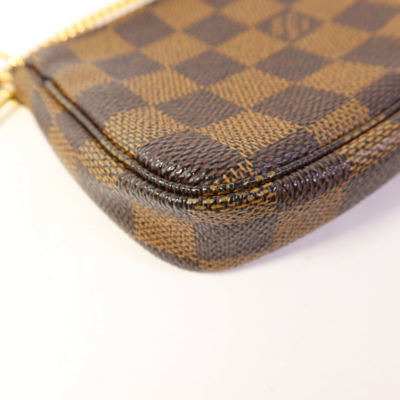 LOUIS VUITTON Monogram Mini Pochette Accessoires金扣手挽袋-10