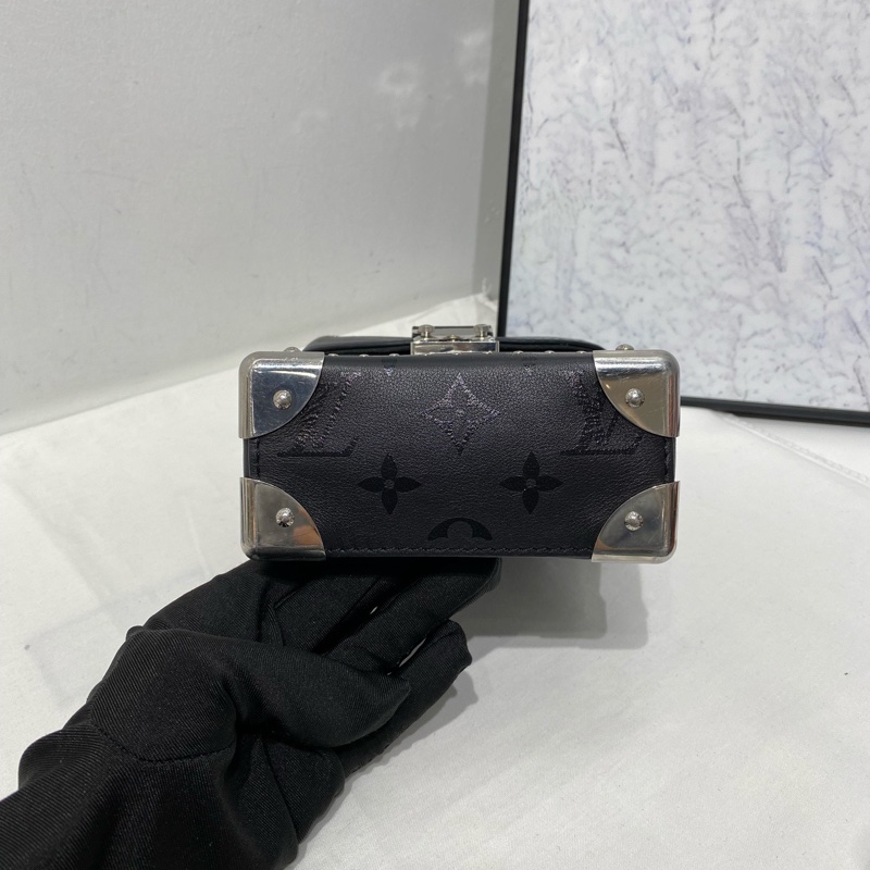 LV CAMERA BOX 黑銀相機盒子斜挎包 缺原鏈條 芯片款 尺寸約12.5x17x7cm-5