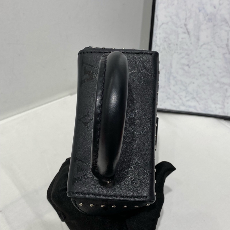LV CAMERA BOX 黑銀相機盒子斜挎包 缺原鏈條 芯片款 尺寸約12.5x17x7cm-11