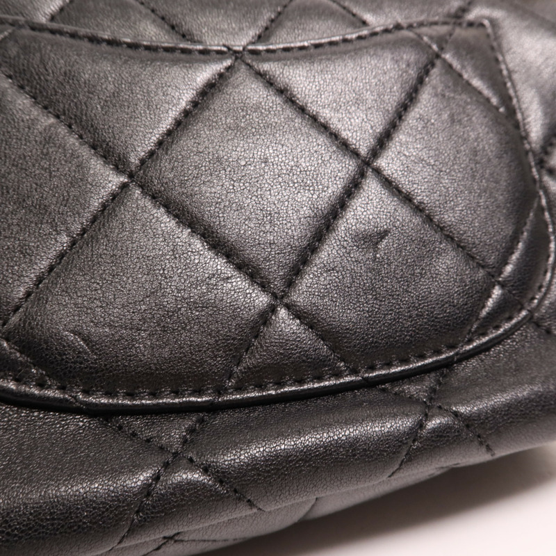 CHANEL 羊皮皮革Chain Shoulder金扣手挽肩背兩用袋-17