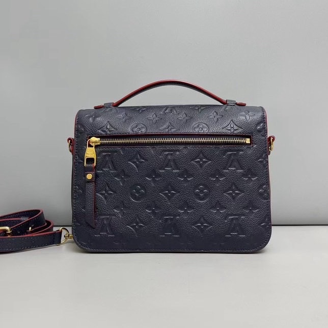 LV 全皮壓紋深藍色 郵差包-13