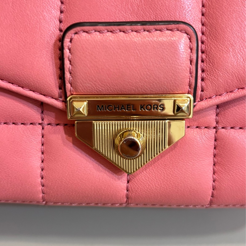 Michael Kors SOHO粉色芭比粉鏈條羊皮包-6