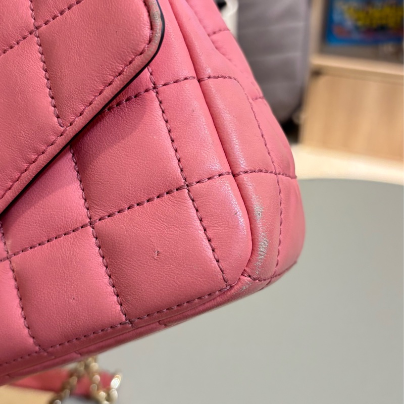 Michael Kors SOHO粉色芭比粉鏈條羊皮包-7