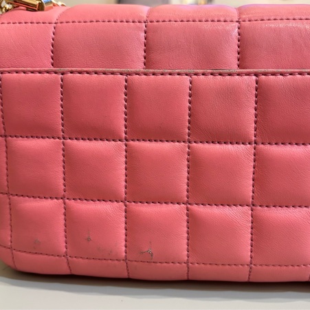 Michael Kors SOHO粉色芭比粉鏈條羊皮包-10