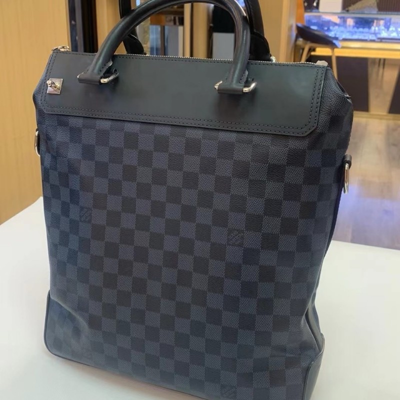 Lv Newport 藍棋盤格男款手提包肩背包手提包-1