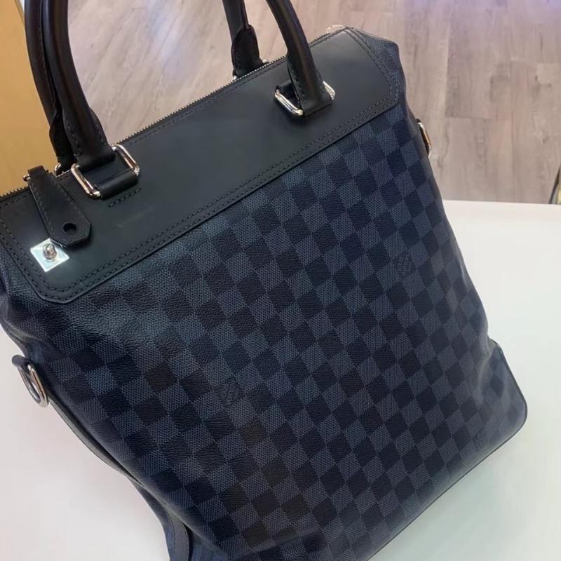 Lv Newport 藍棋盤格男款手提包肩背包手提包-6