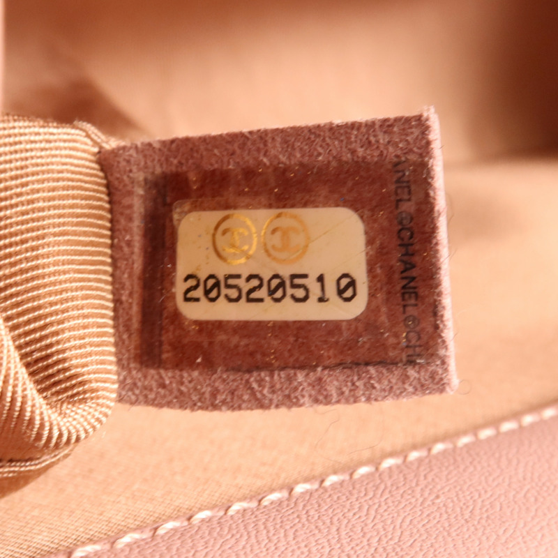 CHANEL 羊皮皮革Boy 25銀扣肩背袋-6