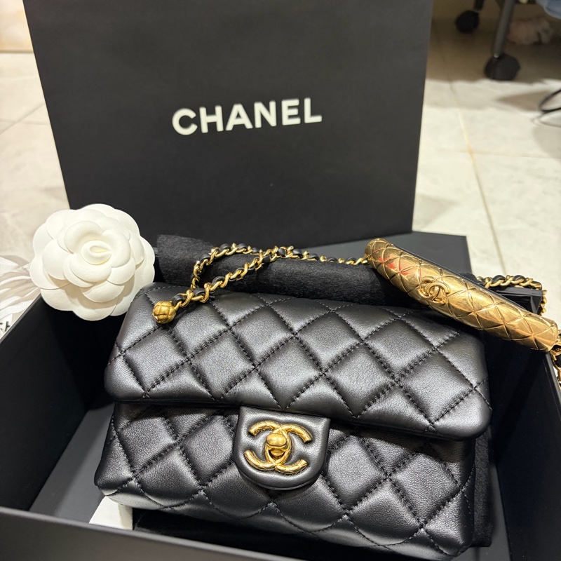 Chanel香奈兒迷你口蓋包（晶片款）-1