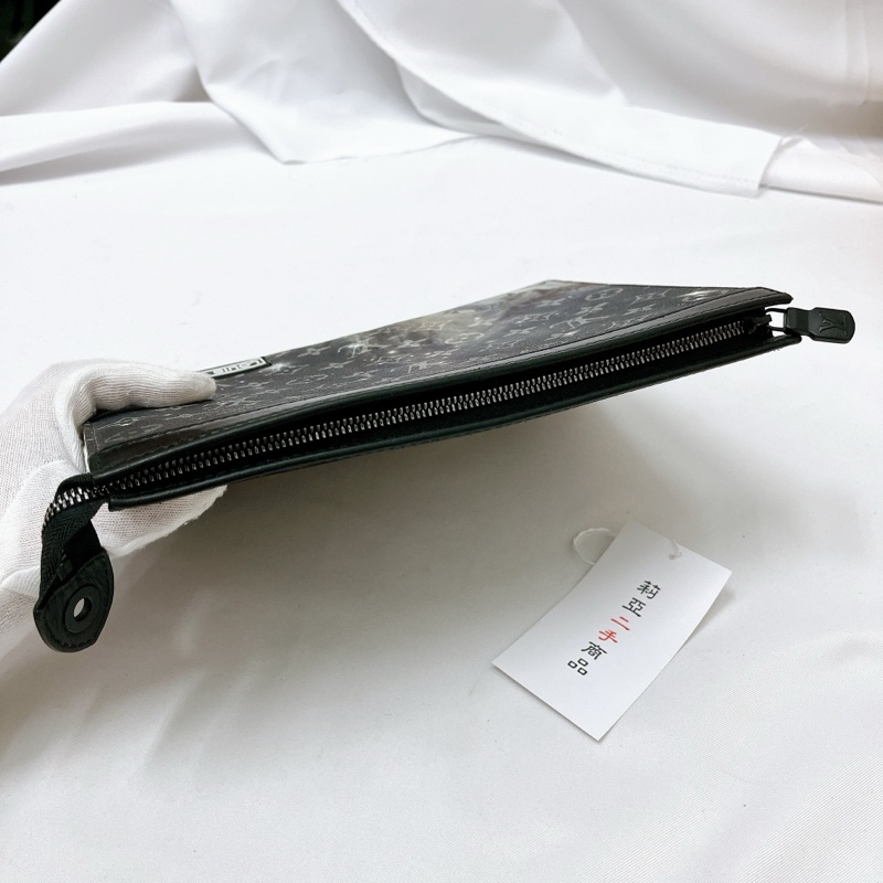 莉亞精品♡LV 星空手拿包 二手-4