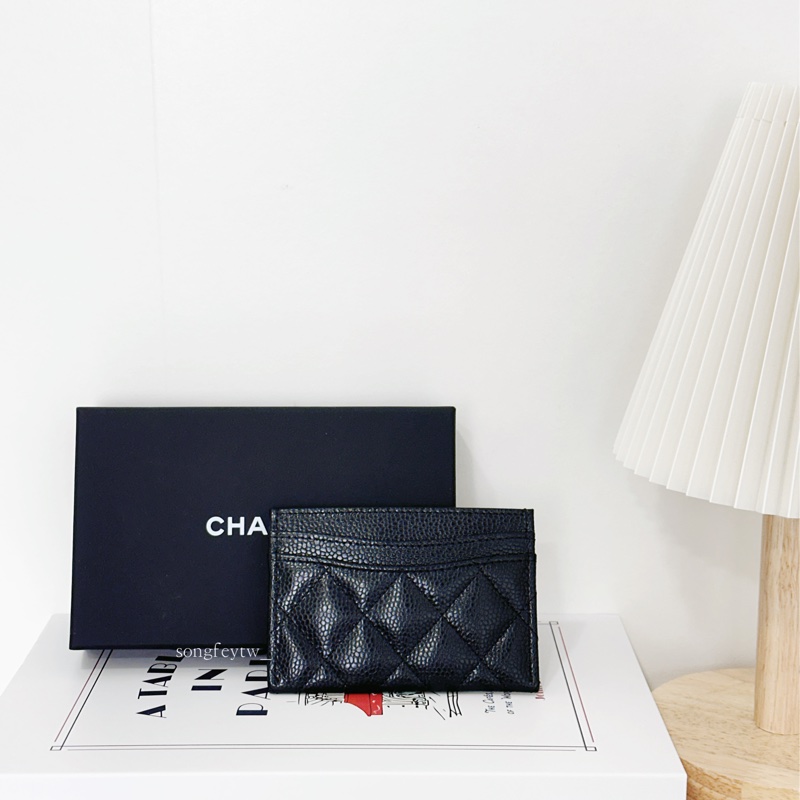 Chanel 經典 粒紋小牛皮 黑金卡片夾-2