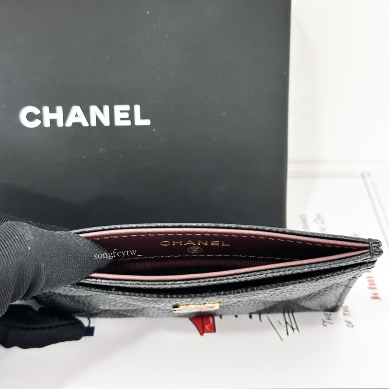 Chanel 經典 粒紋小牛皮 黑金卡片夾-3