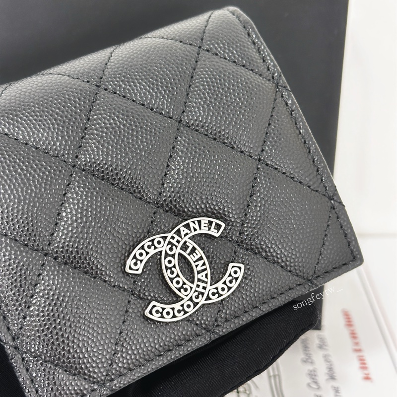 Chanel 24P 季節款 鏤空雙C 兩折短夾-6