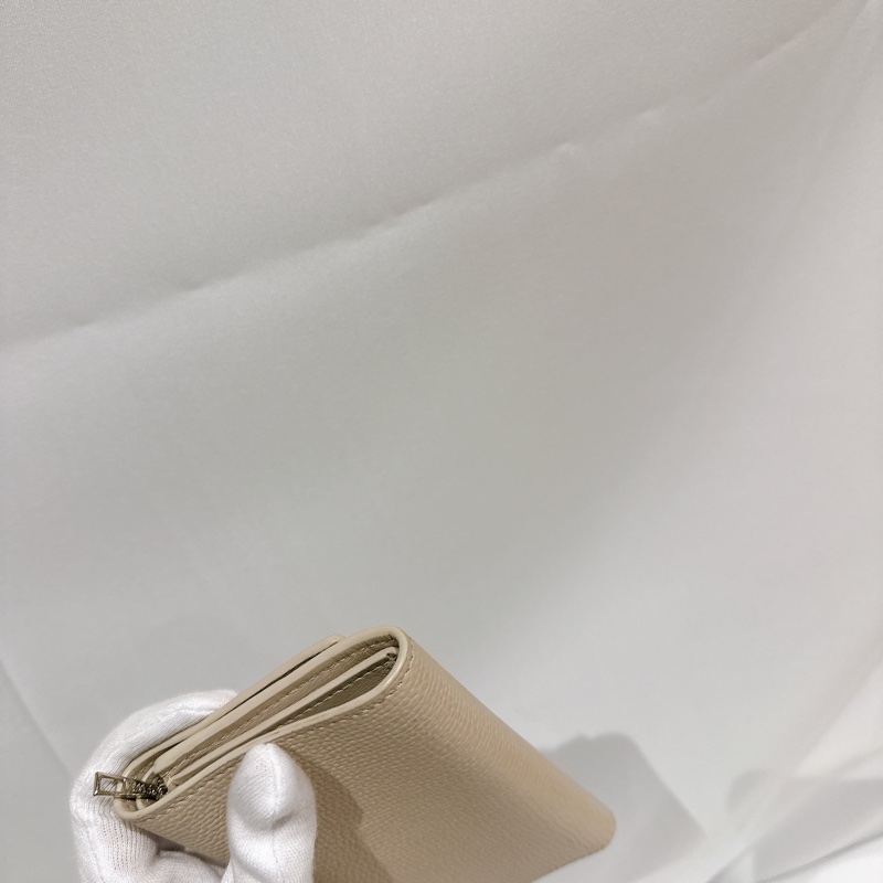 莉亞精品♡ Loewe沙色牛皮短夾銀扣 二手美品-7
