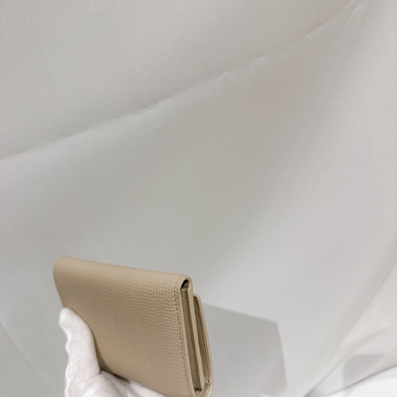 莉亞精品♡ Loewe沙色牛皮短夾銀扣 二手美品-8