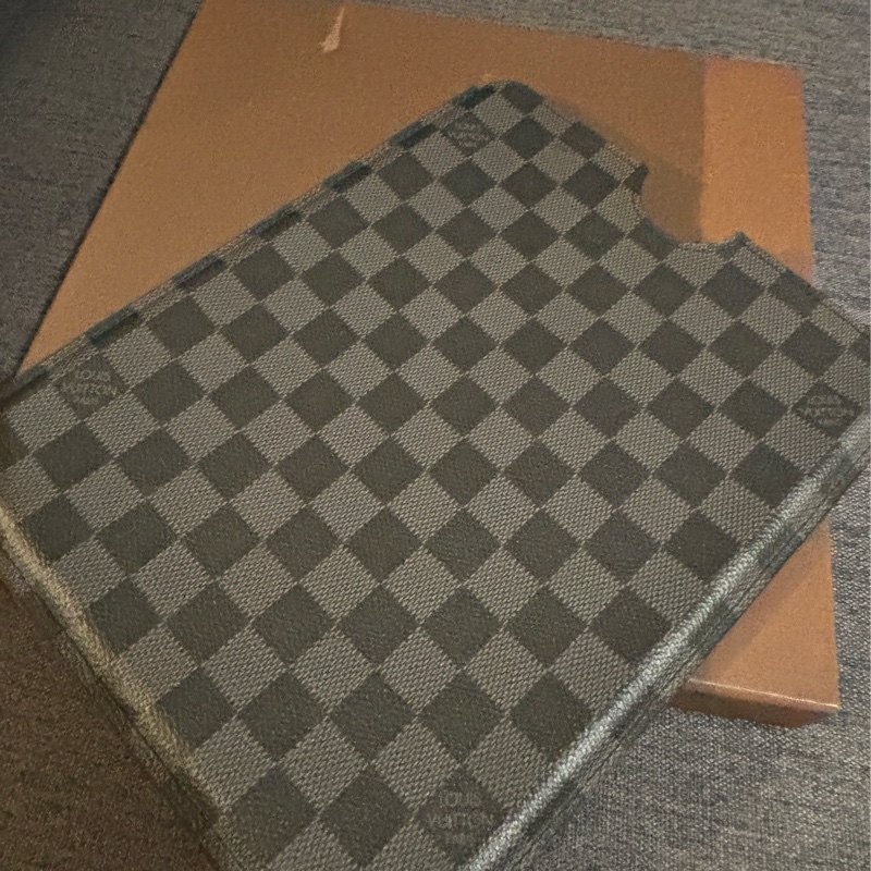 lv棋盤格iPad 皮套 非常新-2