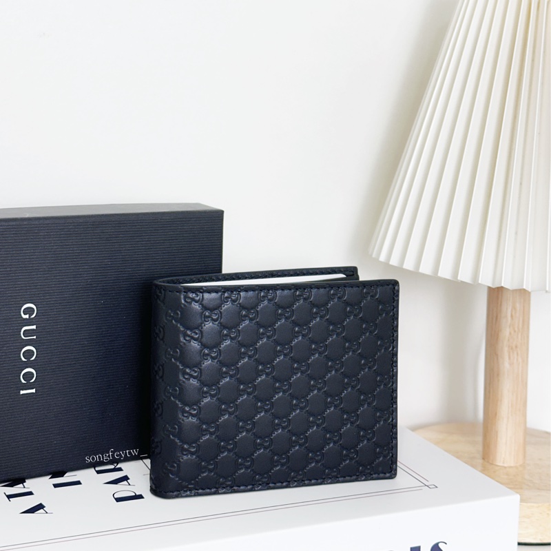 Gucci 經典 壓紋老花 6卡男短夾-1