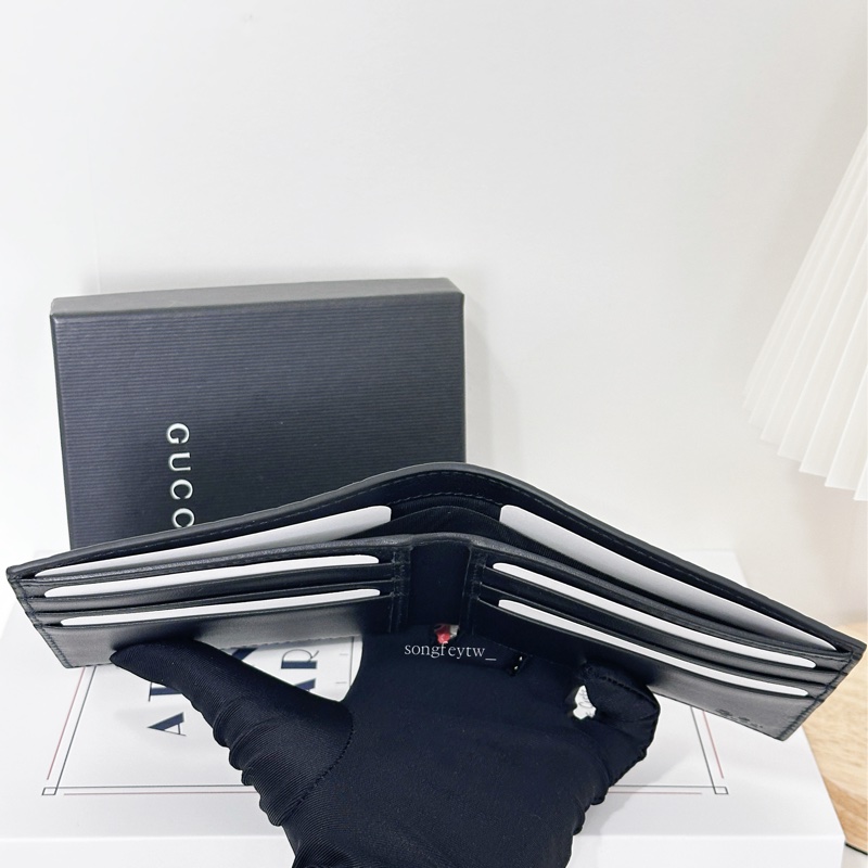 Gucci 經典 壓紋老花 6卡男短夾-4