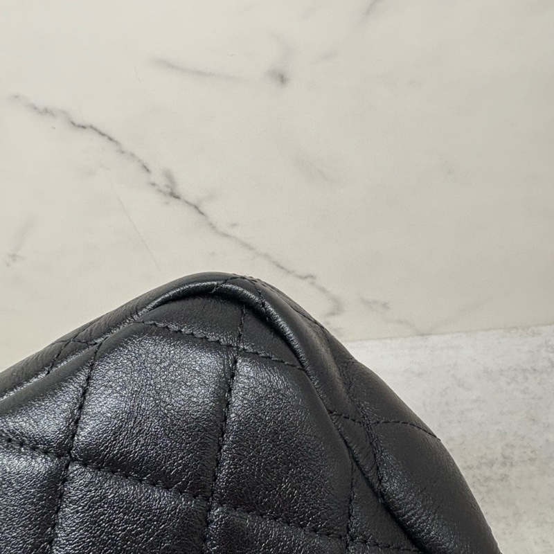 CHANEL香奈兒|22C新款珍珠鏈條口蓋包 黑金 晶片款-10