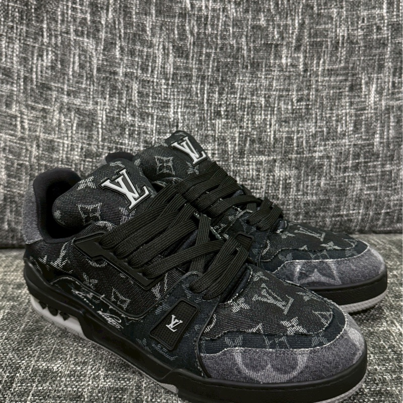 LV 黑灰牛仔trainer-1