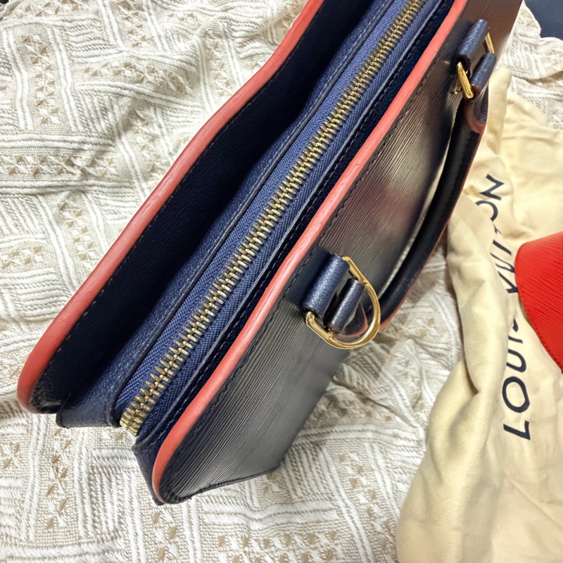 LV 深藍水波紋EPI MM 肩背包-2