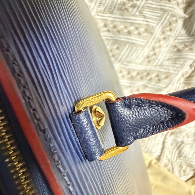 LV 深藍水波紋EPI MM 肩背包-40