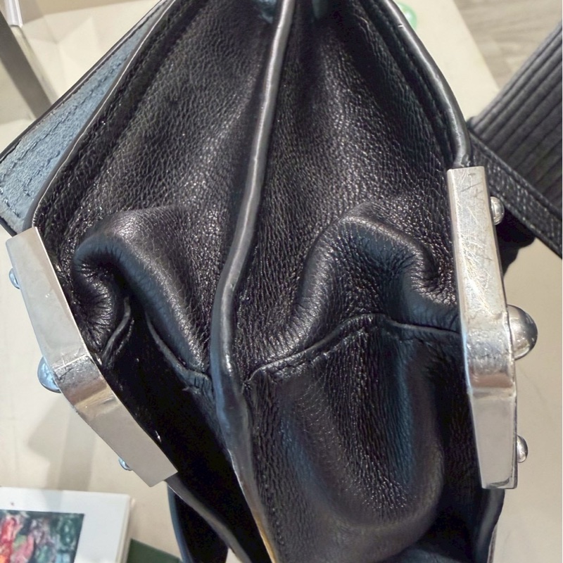 PRADA Cahier黑銀復古宮廷軟盒子包-6