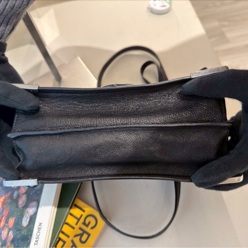 PRADA Cahier黑銀復古宮廷軟盒子包-9