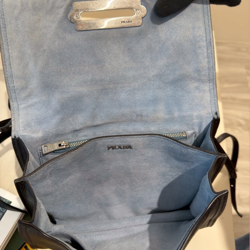 PRADA Cahier黑銀復古宮廷軟盒子包-18