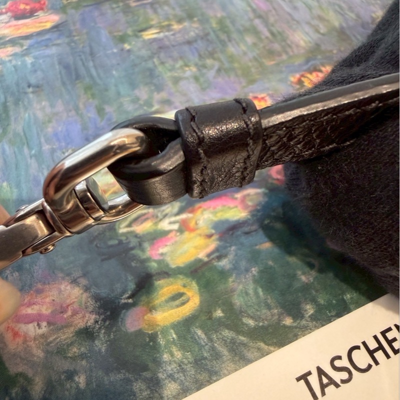 PRADA Cahier黑銀復古宮廷軟盒子包-31