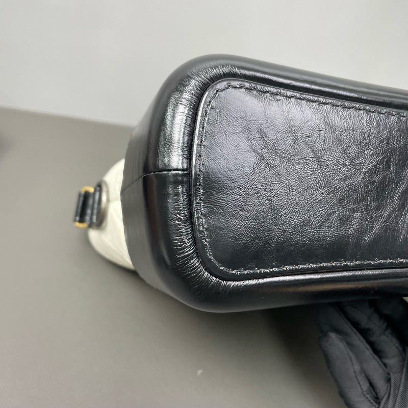 Chanel Gabriele 白色拼黑中號流浪包 肩背包-4