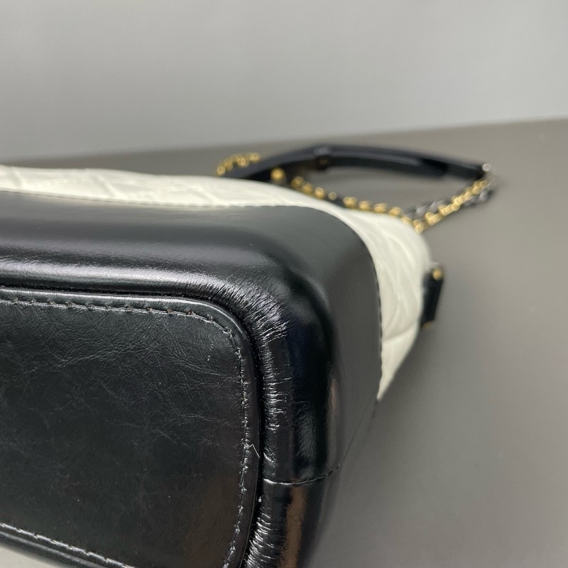 Chanel Gabriele 白色拼黑中號流浪包 肩背包-11