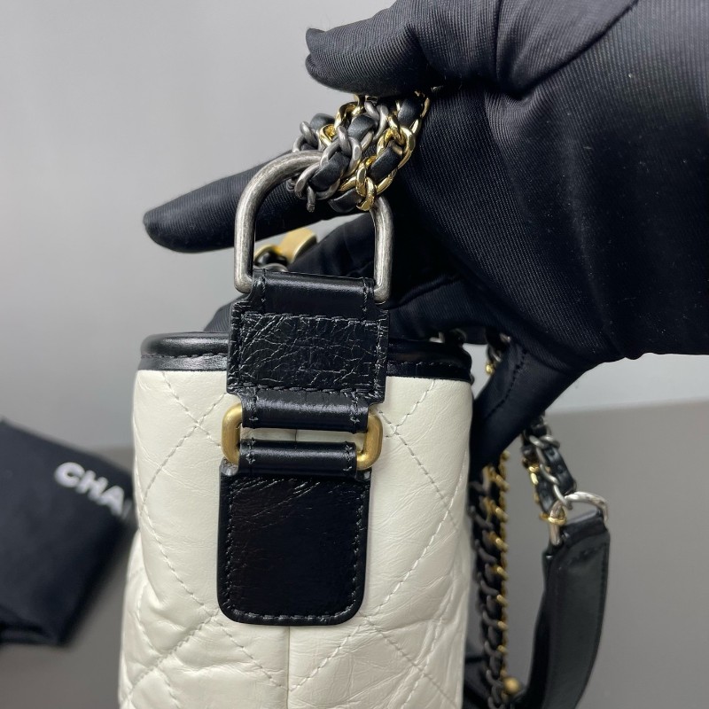 Chanel Gabriele 白色拼黑中號流浪包 肩背包-15