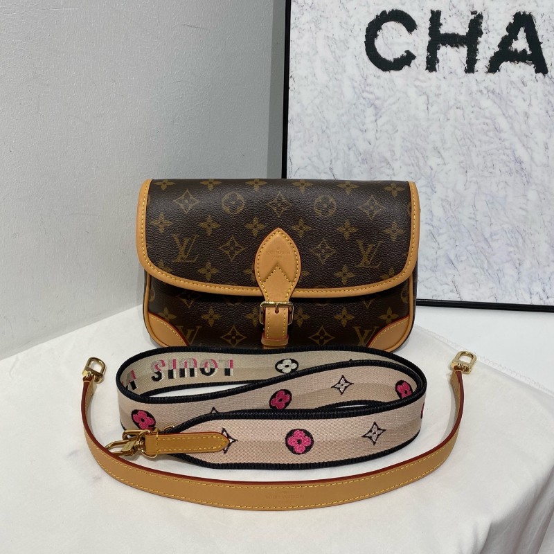 LV 路易威登 Diane 老花法棍 肩背包斜背包 晶片款-1