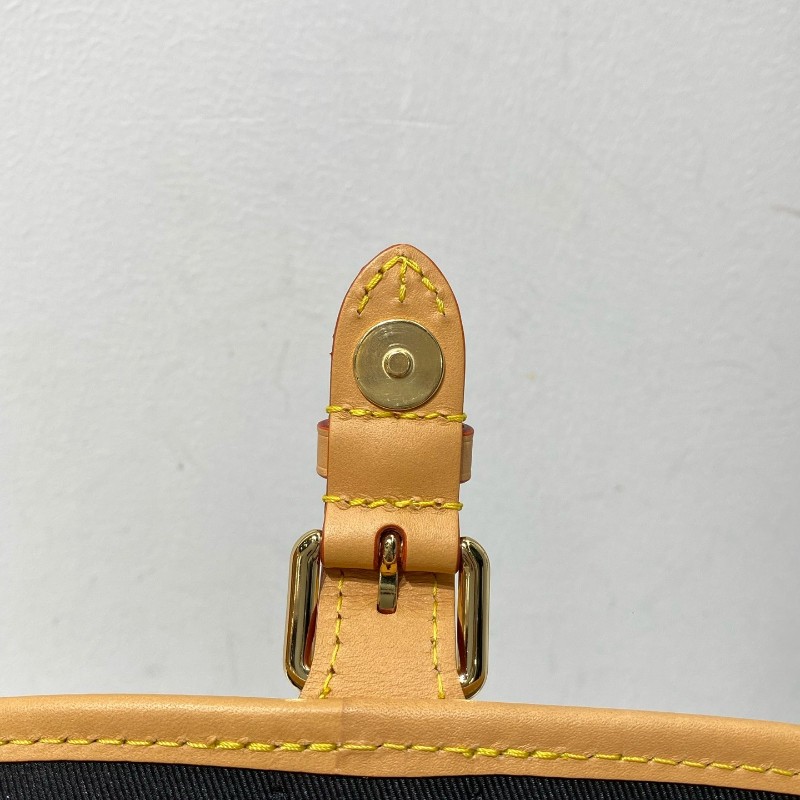 LV 路易威登 Diane 老花法棍 肩背包斜背包 晶片款-15